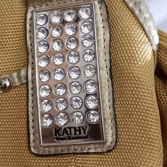 Purrse - Picture 2 of 2